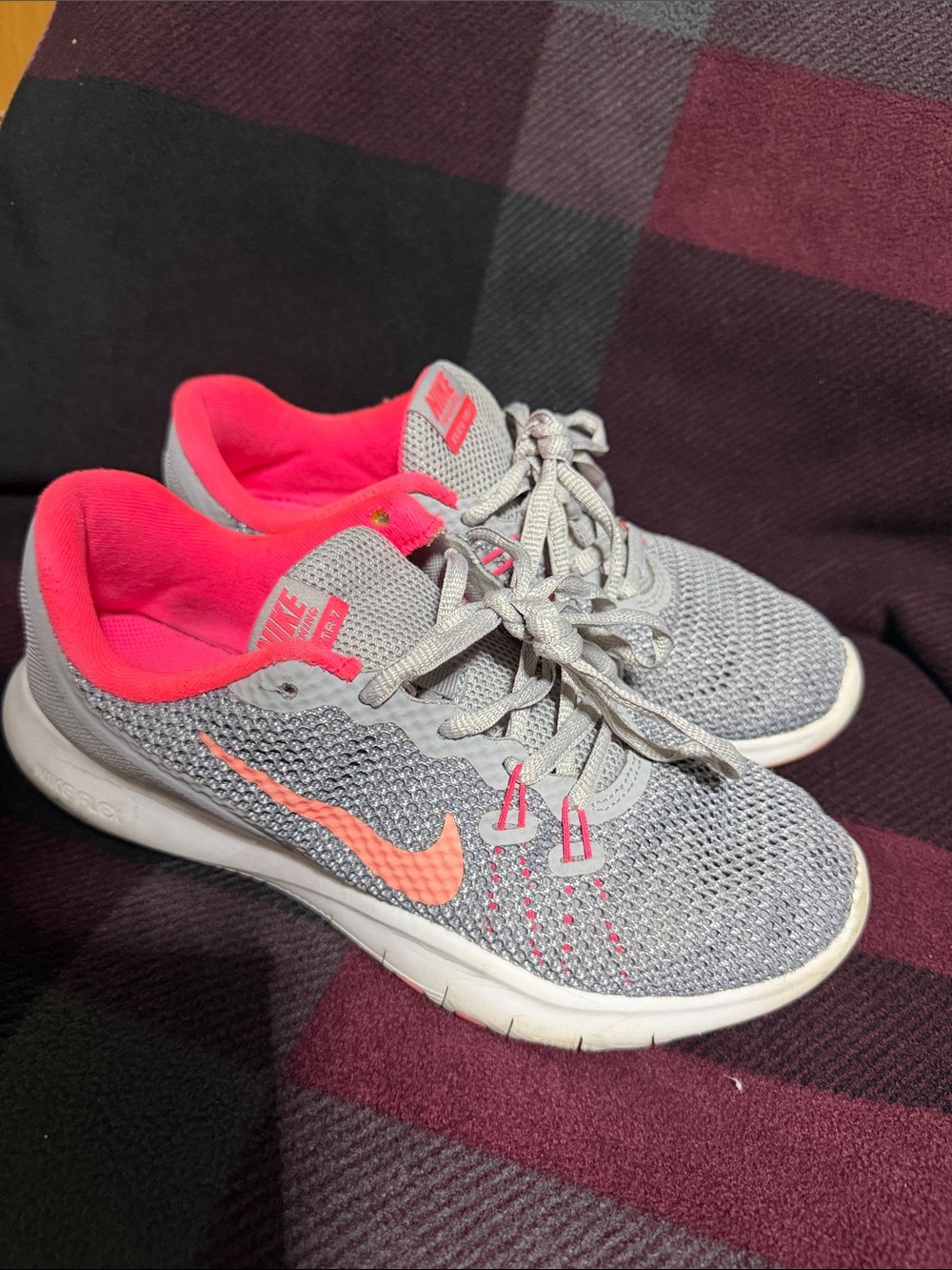 Nike Gray Knit Running Sneakers with Coral Swoosh and Pink Lining